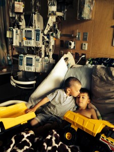 Xavier gave W a kiss to say "thank you" for sharing his marrow...